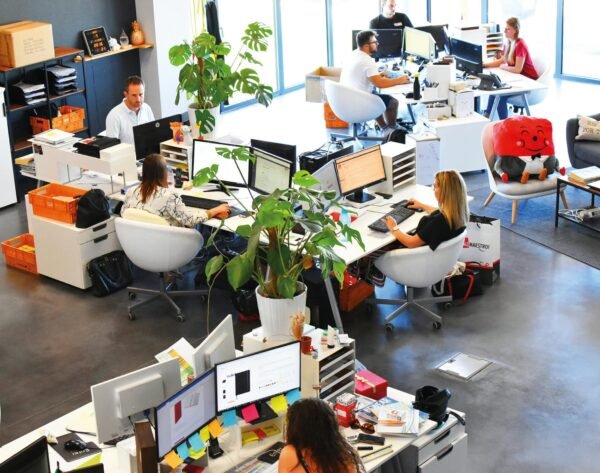 pexels-cadomaestro-2983018